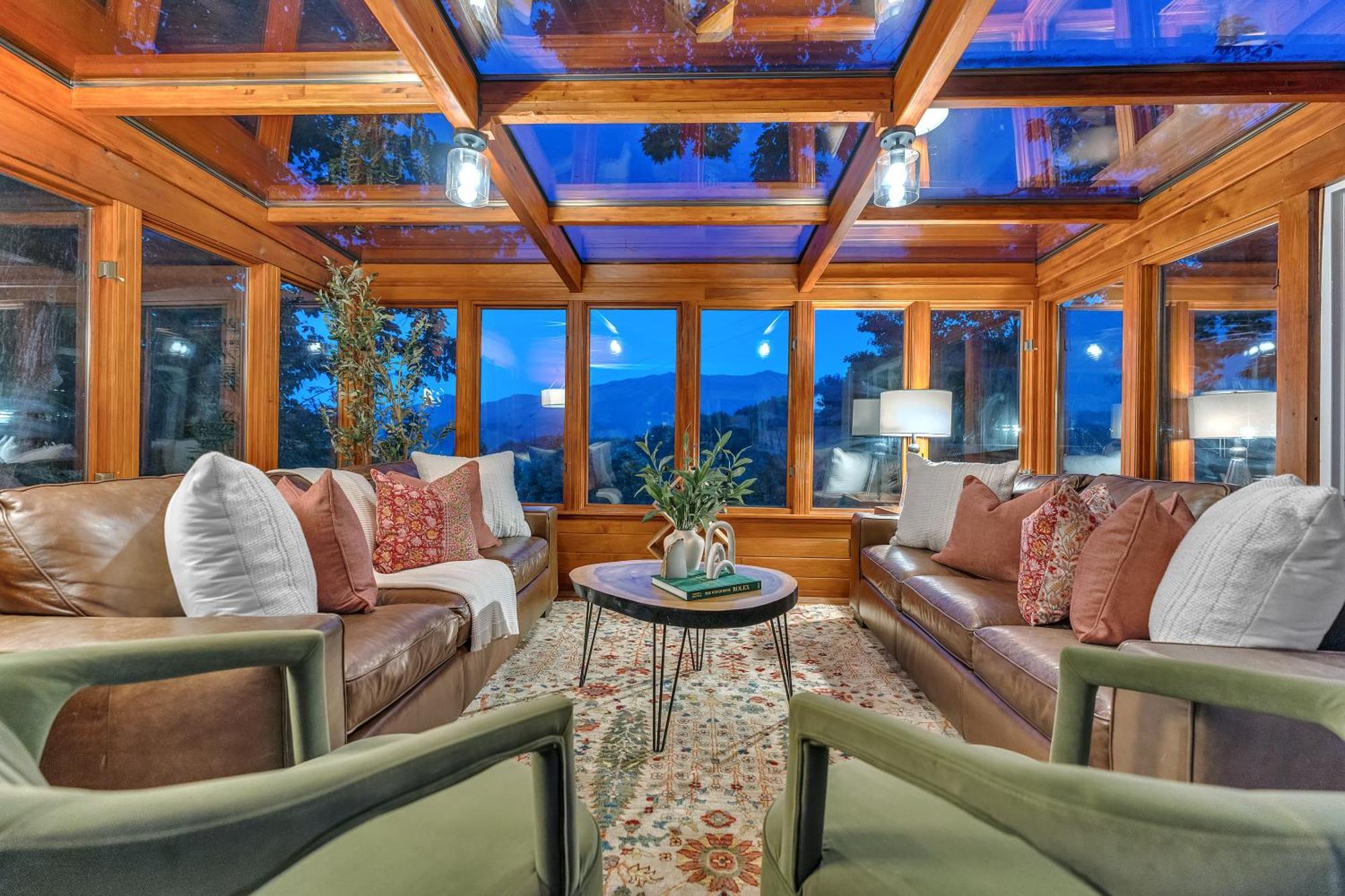 Family Chalet With Sauna, Hottub, Heavenly Views! Mins To Downtown! Gatlinburg Kültér fotó