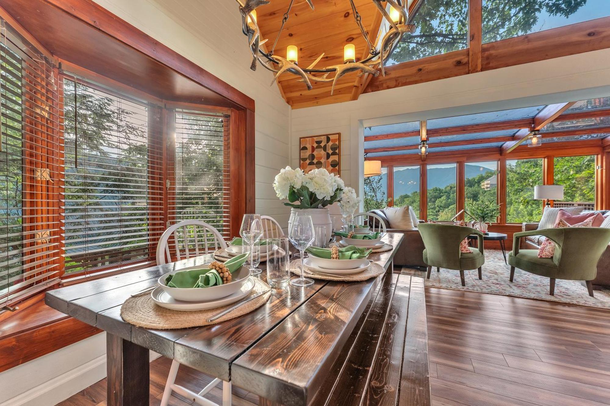 Family Chalet With Sauna, Hottub, Heavenly Views! Mins To Downtown! Gatlinburg Kültér fotó